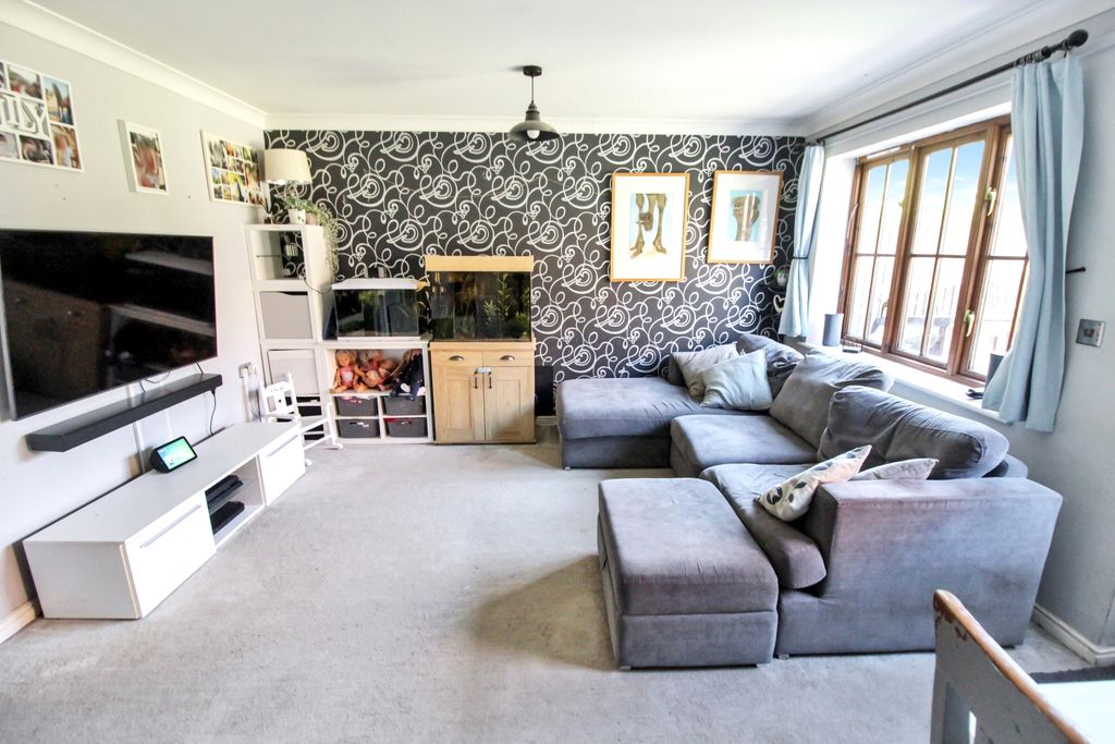 Property photo 3 of 11 Img_8329