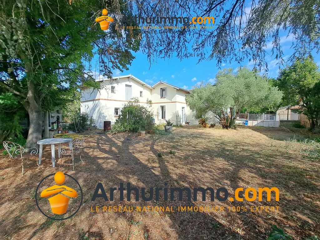 Property photo 1 of 16 Family House With 3 Bedrooms, Garage And Garden