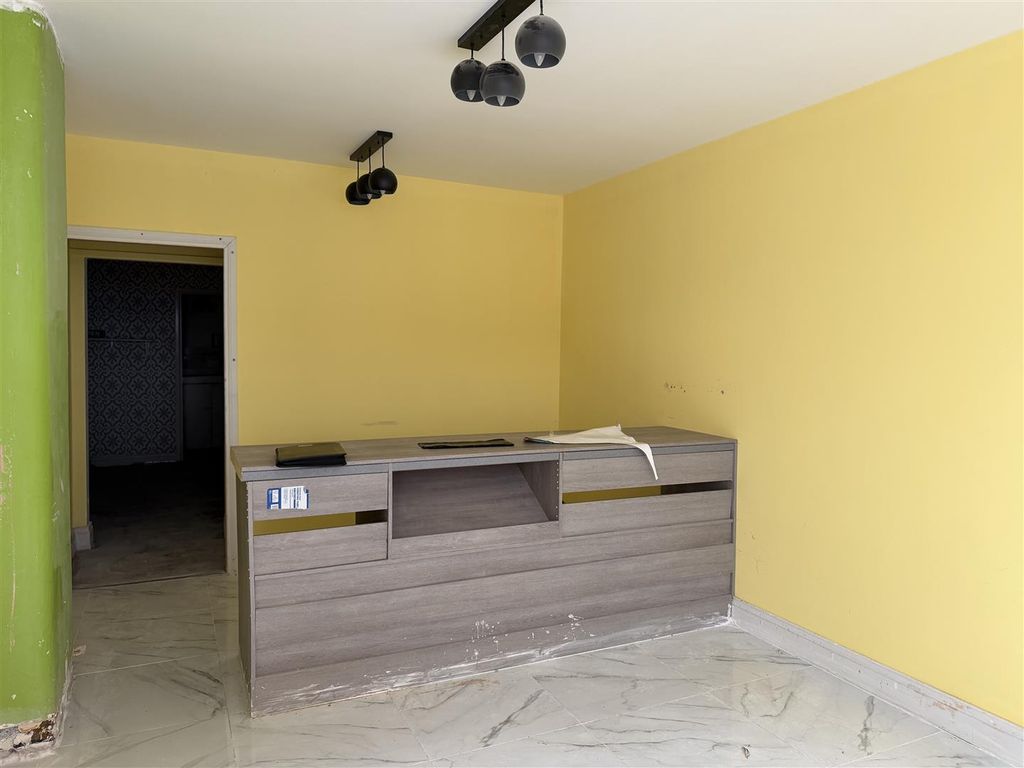 Property photo 1 of 2