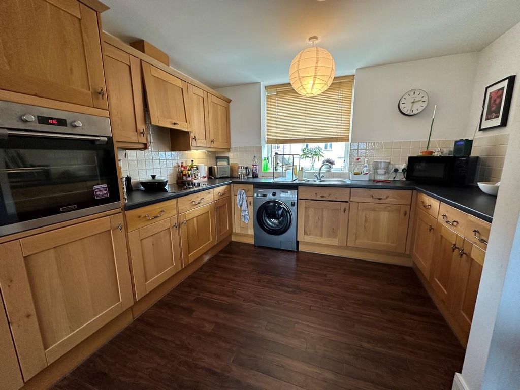 Property photo 3 of 7 Kitchen.Jpg