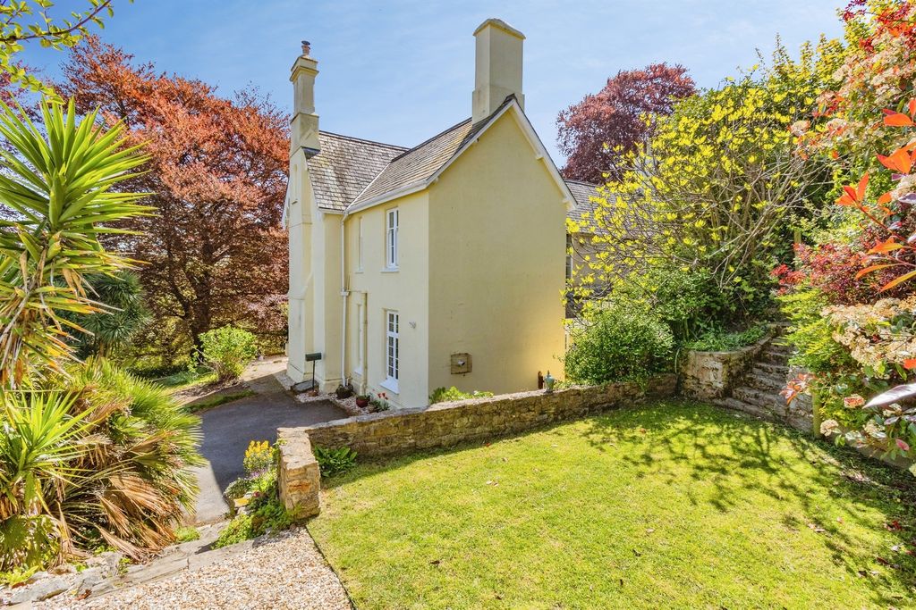 Property photo 1 of 43