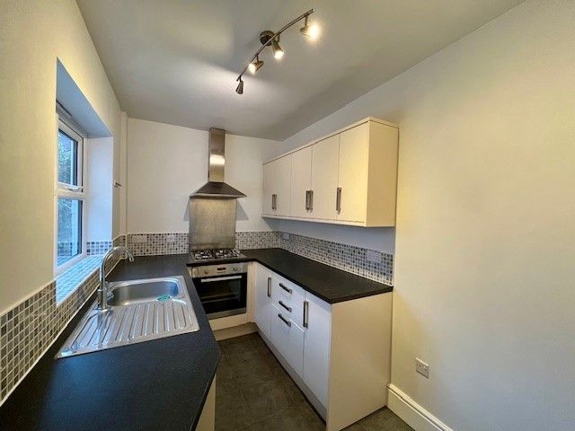 Property photo 2 of 6 Kitchen