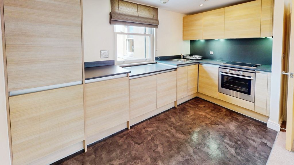 Property photo 2 of 16 1F653Ad4-1406-10272026_145654