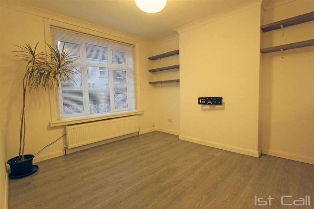 Property photo 2 of 9 Lounge.Jpg