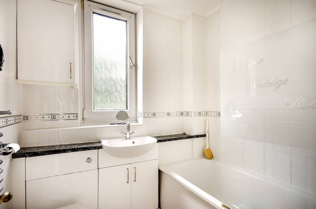 Property photo 3 of 3
