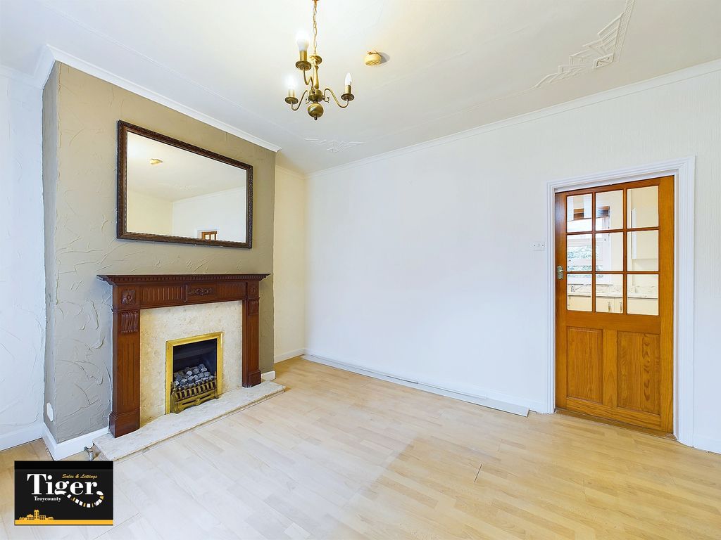 Property photo 2 of 15 Cam03440G0-Pr0260-Still011