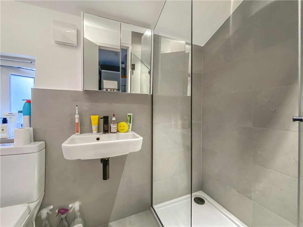 Property photo 3 of 7 Ensuite