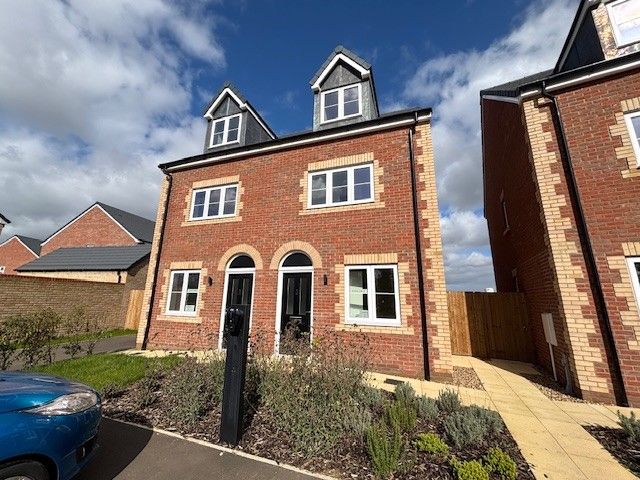 Property photo 1 of 8 Front