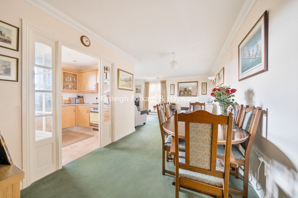 Property photo 3 of 21 Picture No. 11