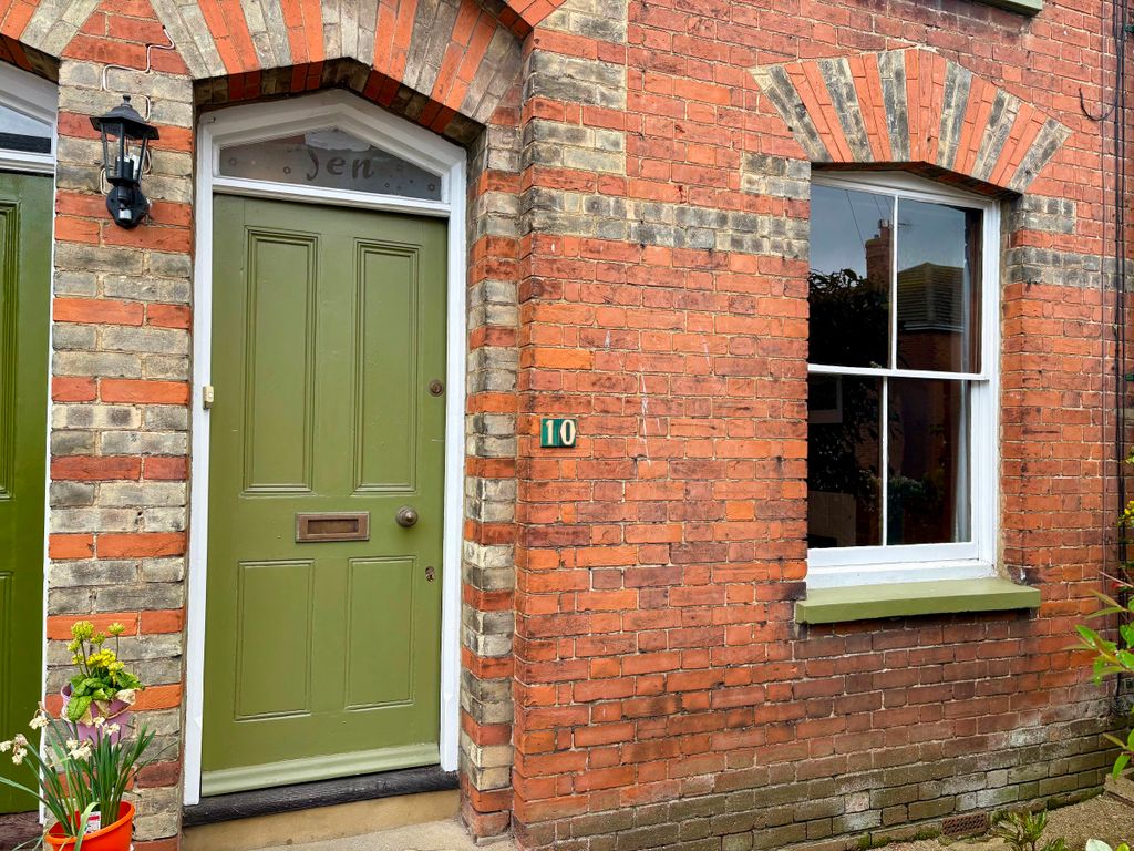 Property photo 1 of 12