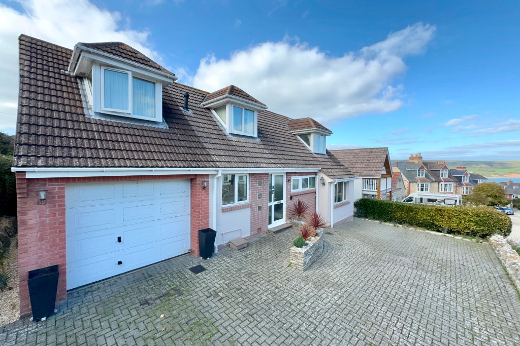 Property photo 3 of 21