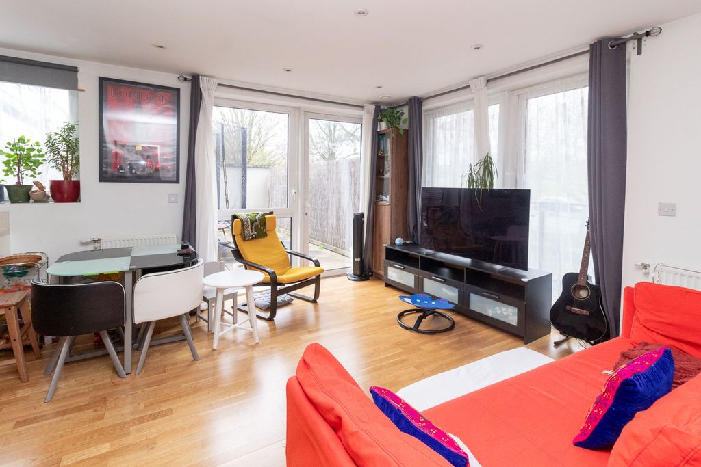 Property photo 3 of 8