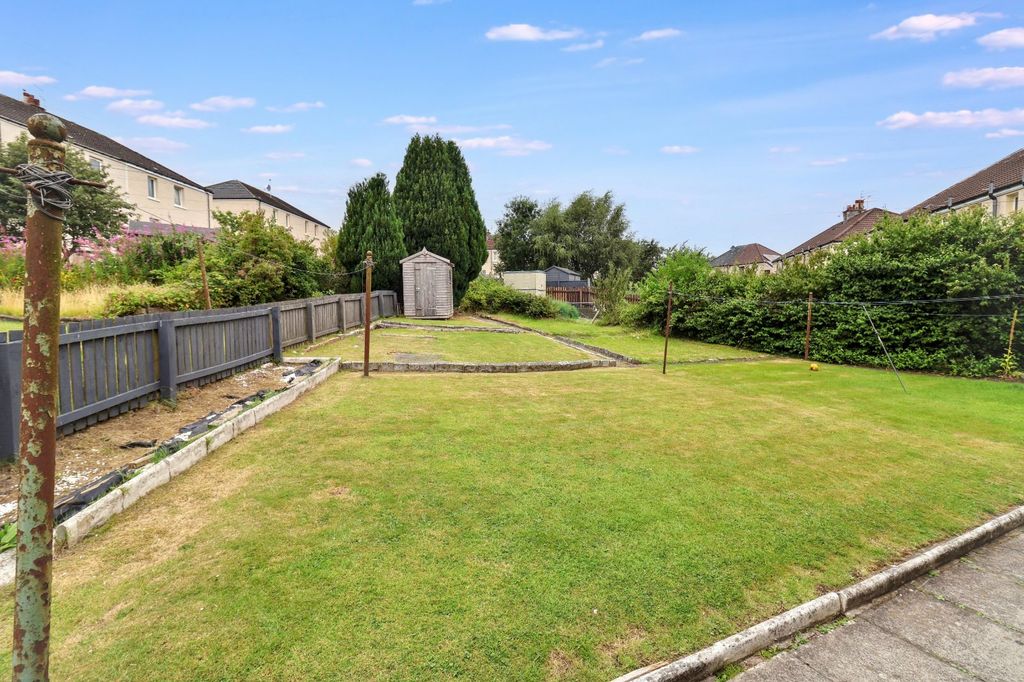Property photo 2 of 16 Picture No. 11