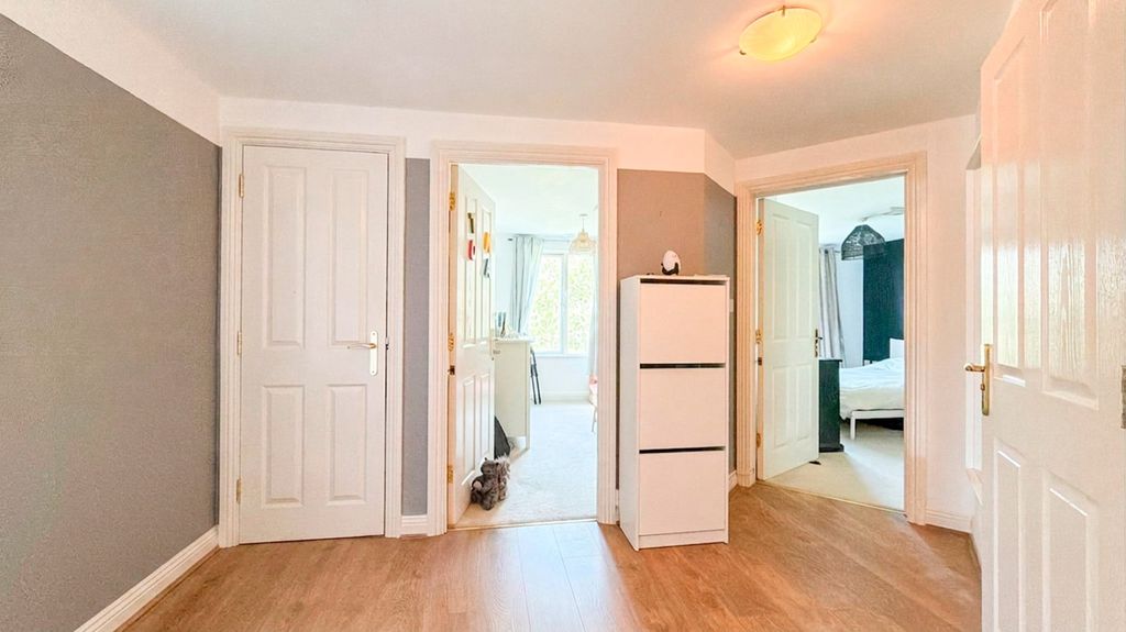 Property photo 3 of 19 Pbox-Img.Jpg