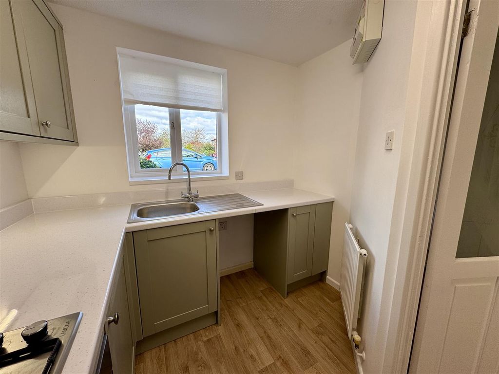 Property photo 3 of 15 Kitchen