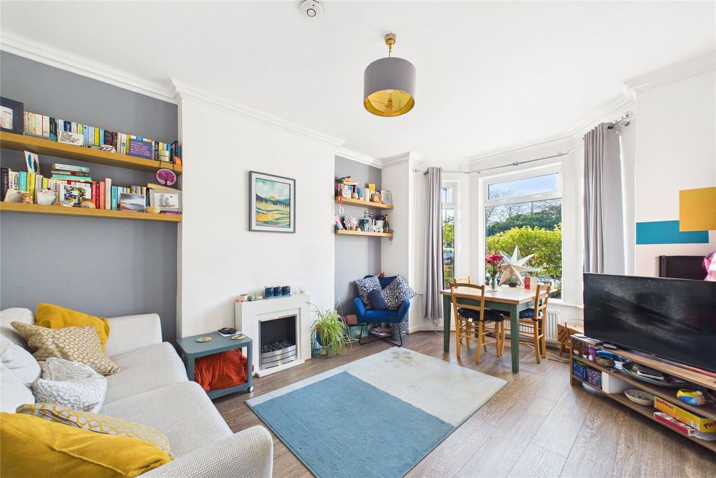 Property photo 3 of 8 Picture No. 06