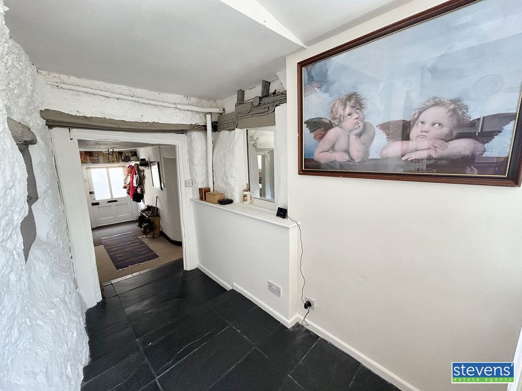 Property photo 2 of 33 Image00006