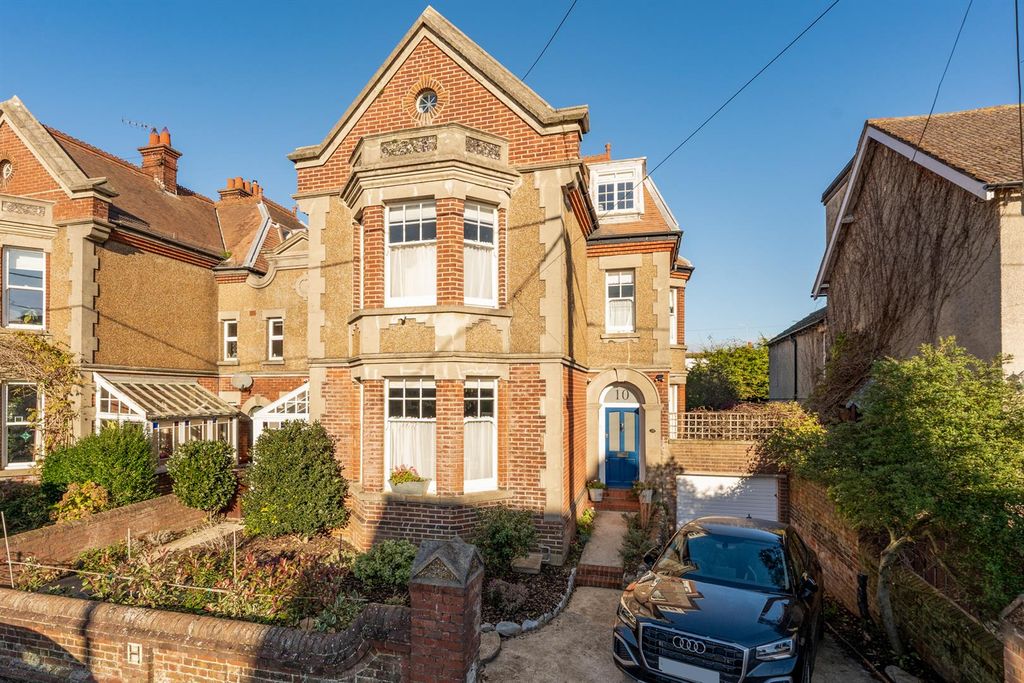 Property photo 1 of 35