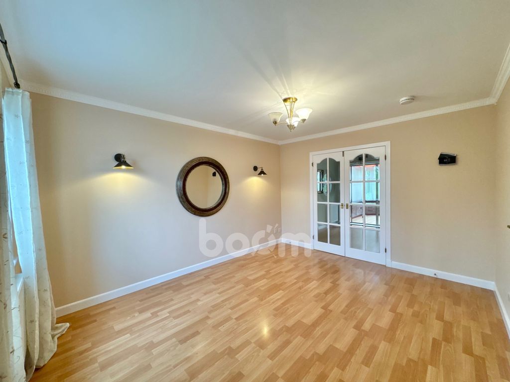 Property photo 2 of 36 Spiers Avenue, Beith Lounge Pic