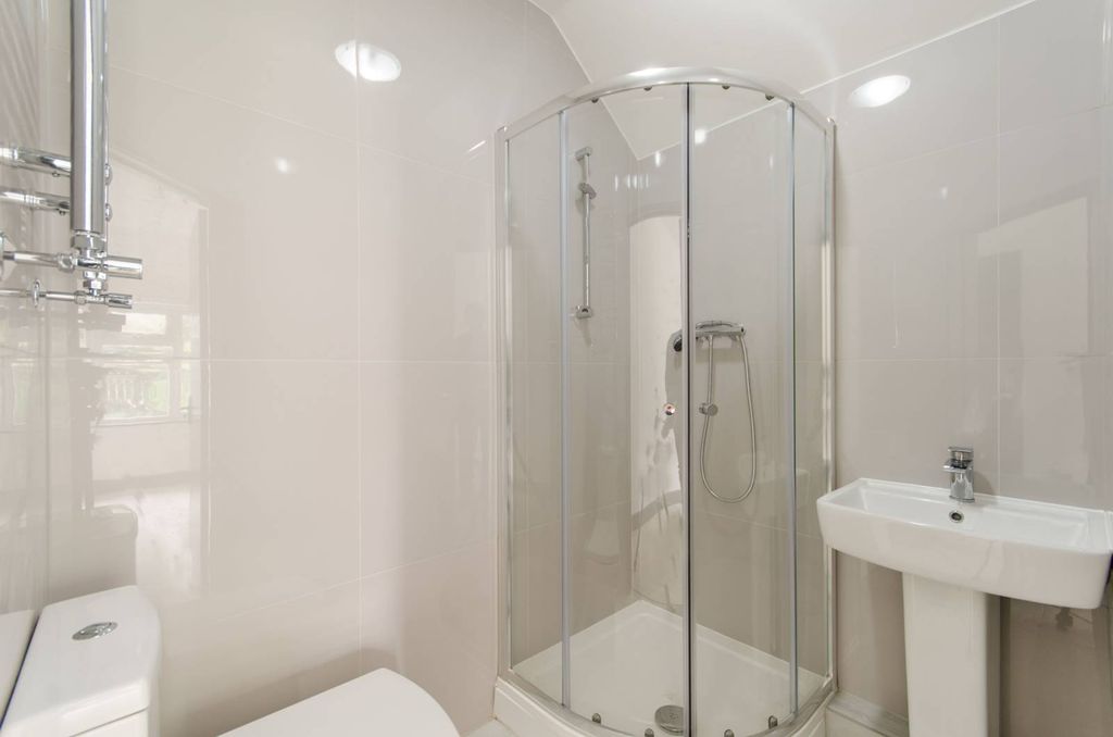 Property photo 2 of 3