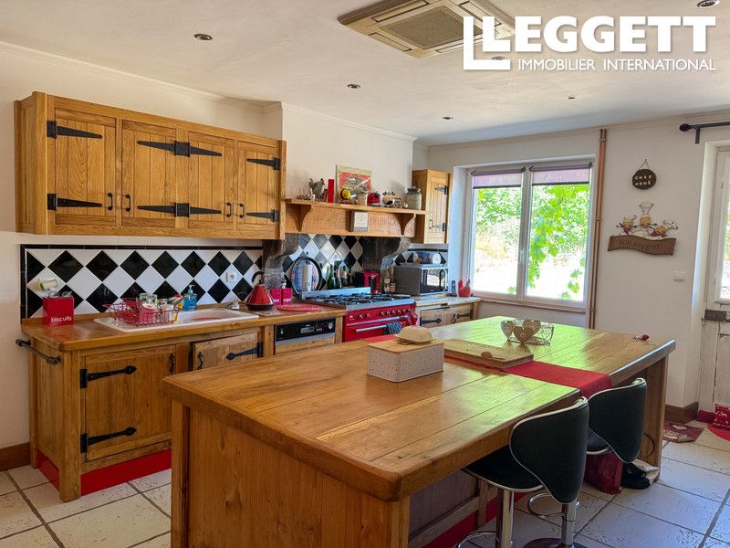 Property photo 3 of 10