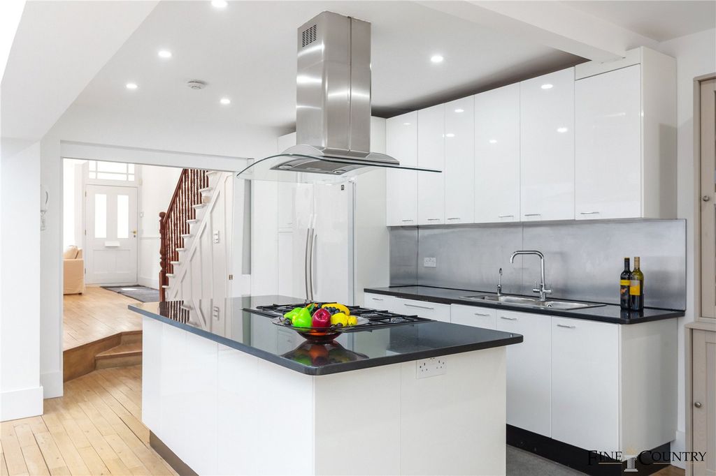 Property photo 1 of 25 Picture No. 84