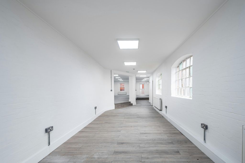 Property photo 3 of 15 Hackney Rd 237  Low Res 2.Jpg