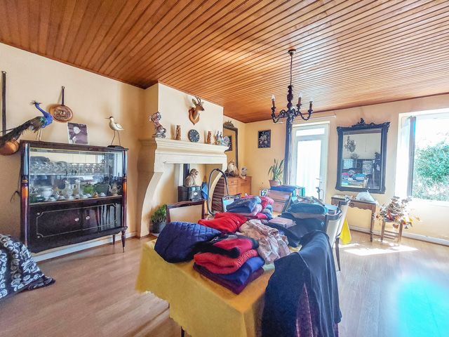 Property photo 3 of 27