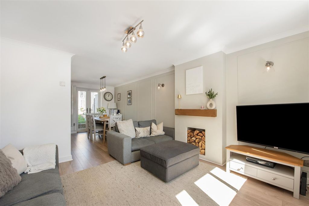 Property photo 3 of 18 Ph1_6461799 Copy.Jpg