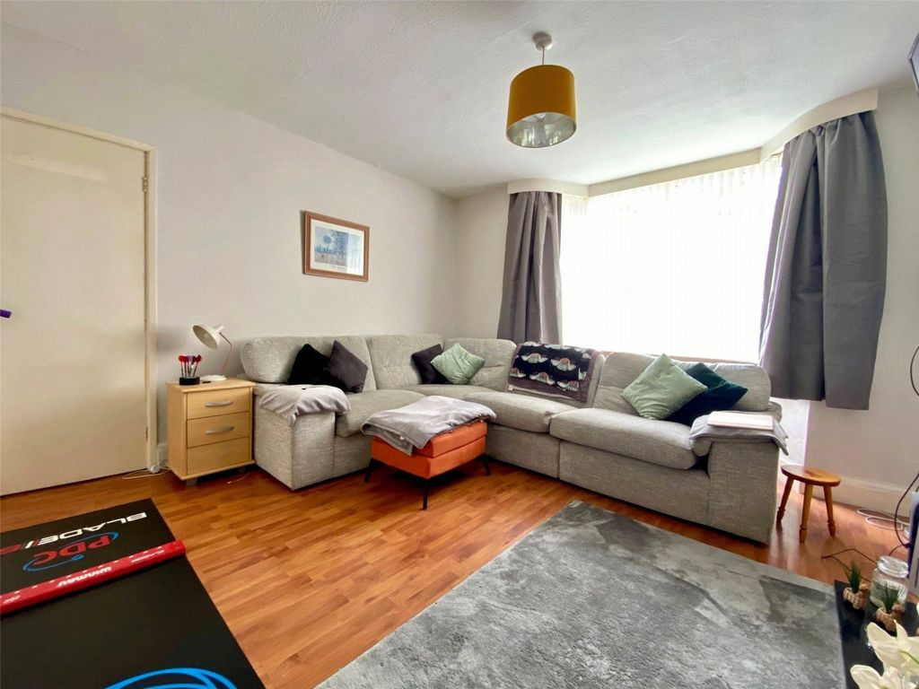 Property photo 2 of 21 Picture No. 23
