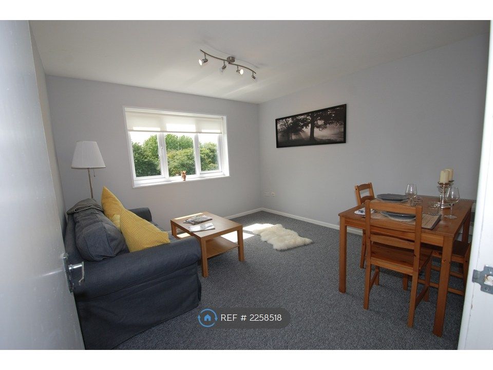 Property photo 2 of 10 Lounge