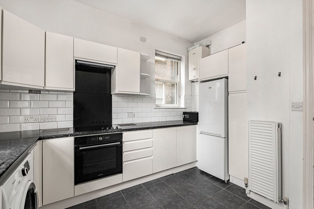 Property photo 2 of 14 Kitchen