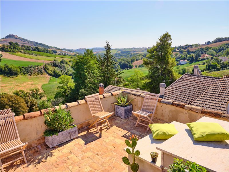 Property photo 1 of 26 Roof Terrace Facing South