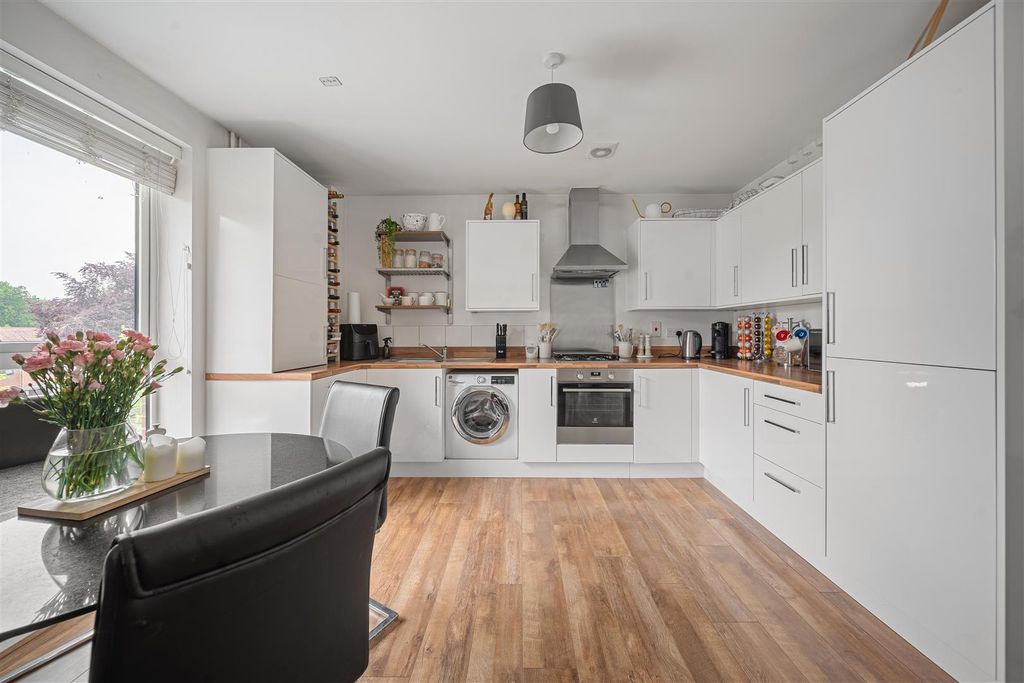 Property photo 2 of 12 Charlotte Way-10.Jpg
