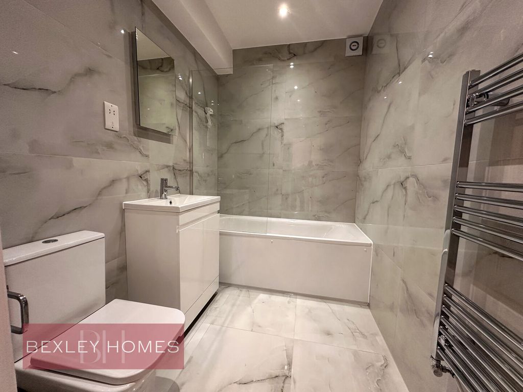 Property photo 3 of 5 Bathroom