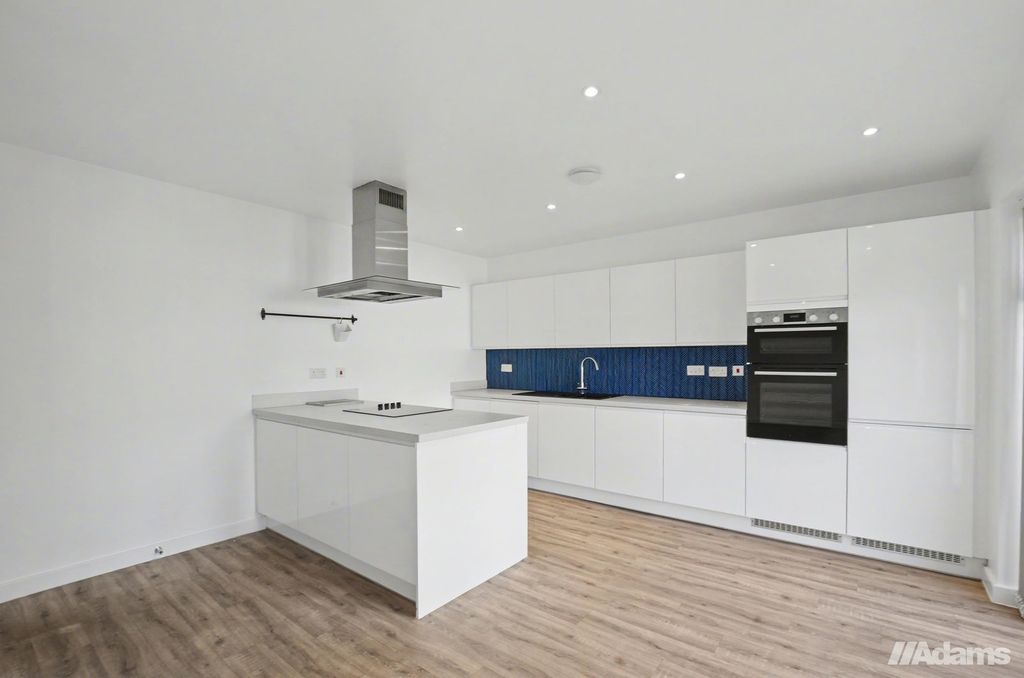 Property photo 3 of 26