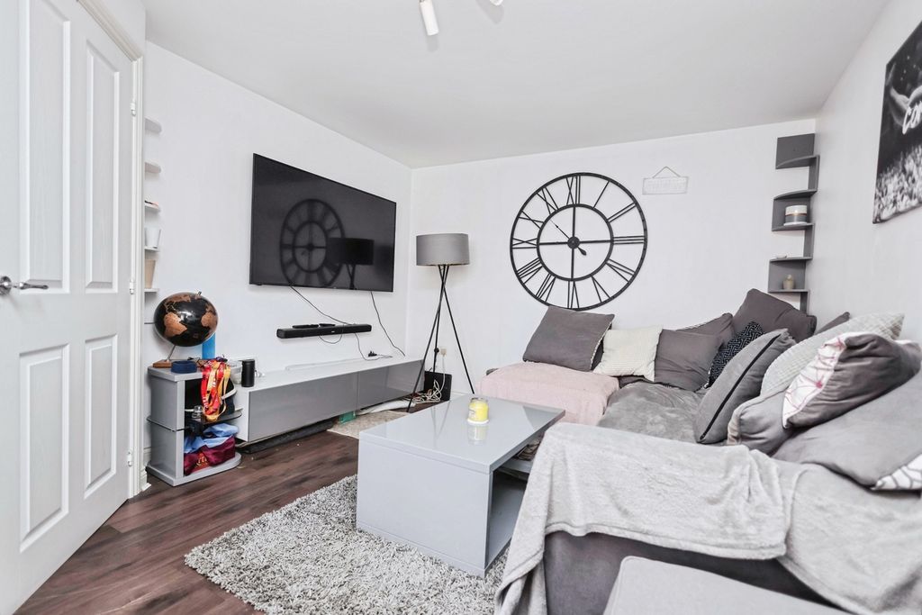 Property photo 3 of 18 Pbox-Img.Jpg
