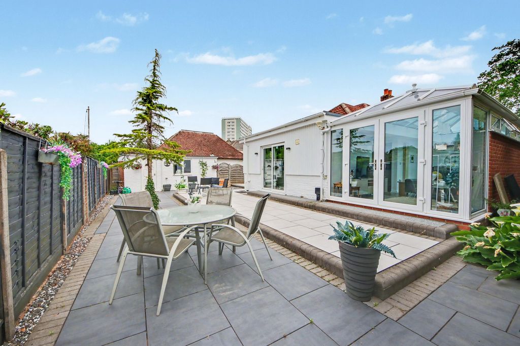 Additional image 16 of 3 bed detached bungalow for saleBursledon Road, Sholing SO19