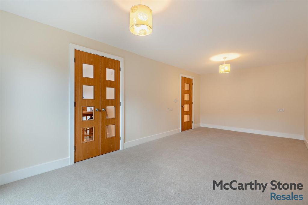 Property photo 3 of 25 8668022-Interior13-800.Jpg