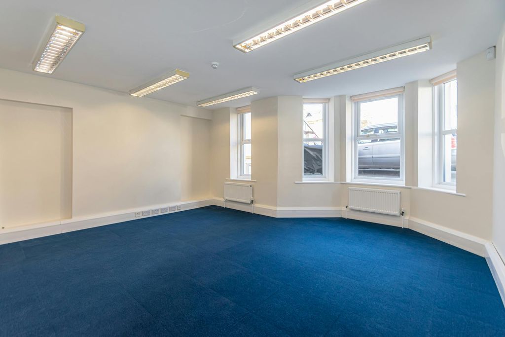 Property photo 2 of 6 10.Jpg