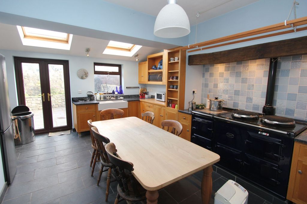 Property photo 3 of 26