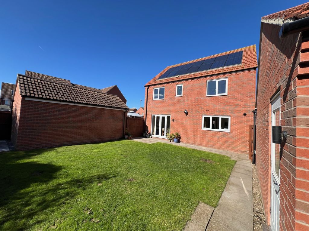 Property photo 3 of 19 Rear