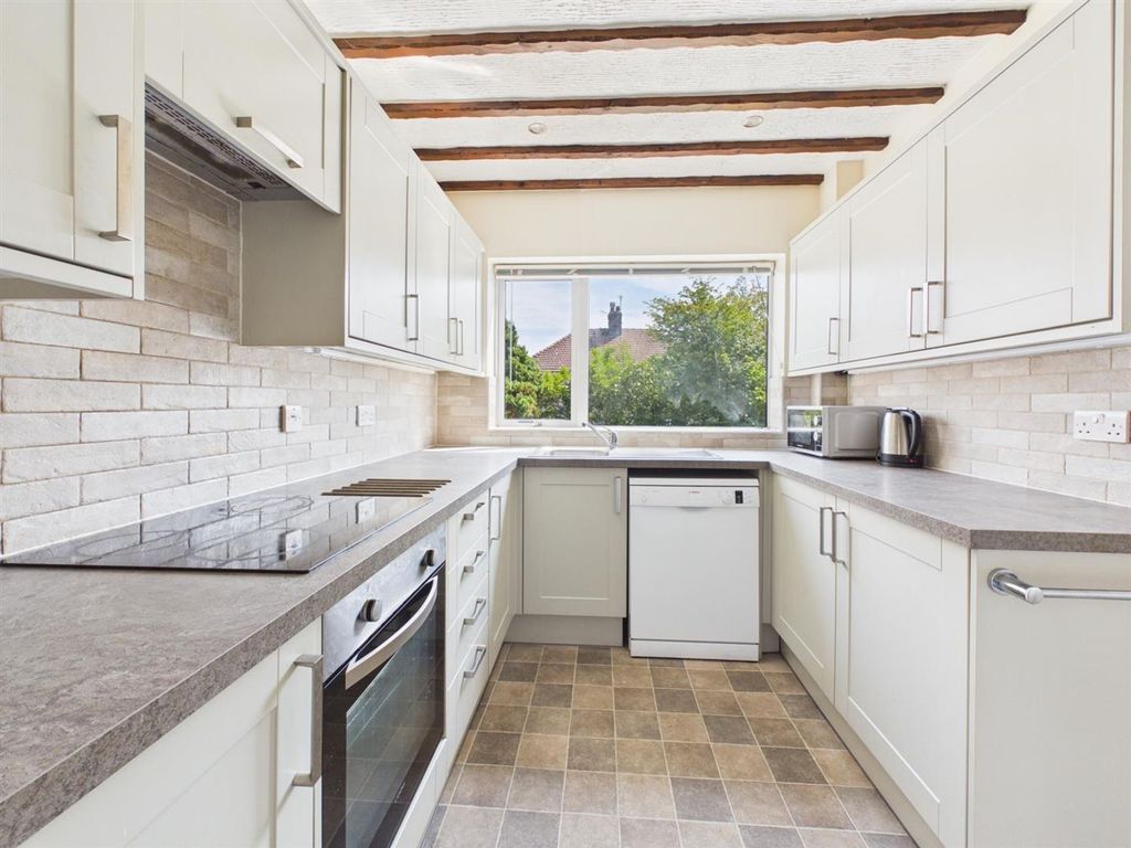 Property photo 3 of 15 Kitchen