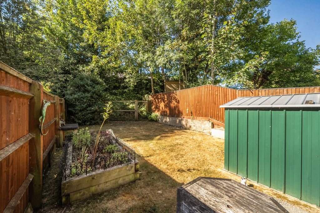 Property photo 2 of 18 Garden