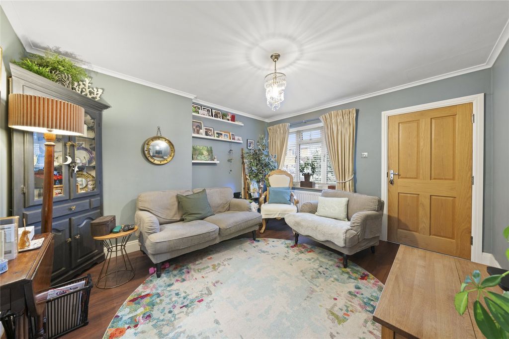 Property photo 3 of 15 Stylish Interiors