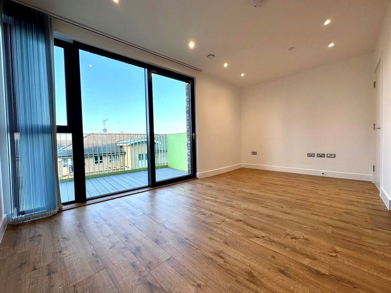 Property photo 3 of 8 Photo 8