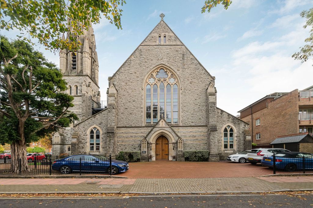 Property photo 3 of 23