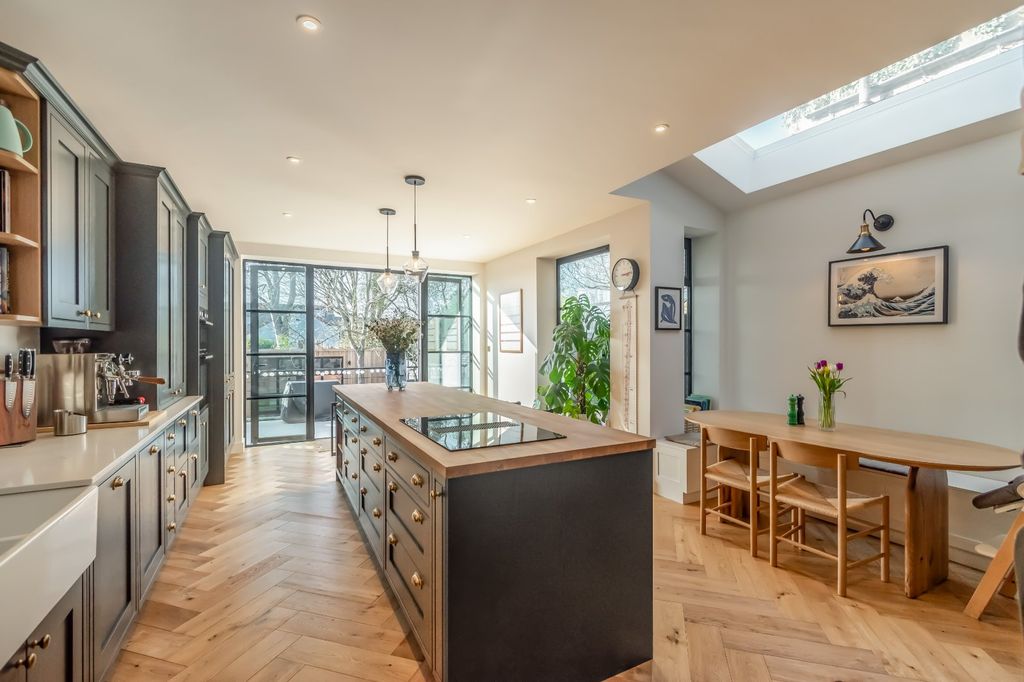 Property photo 2 of 9 Picture No. 46