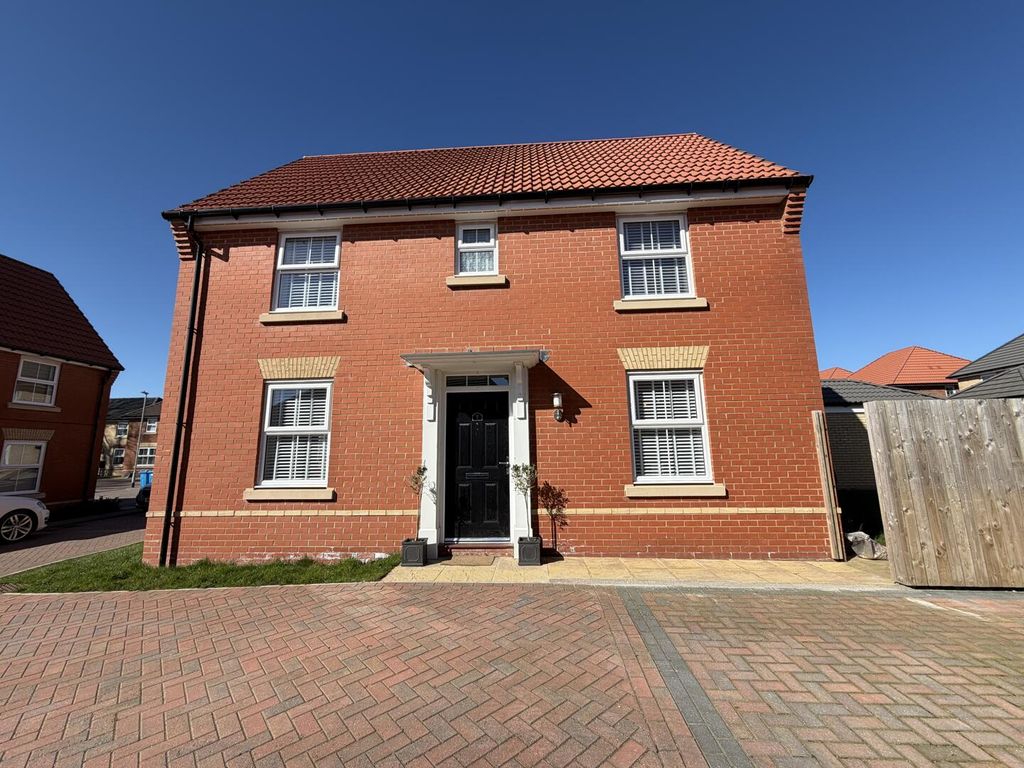 Property photo 1 of 28 Front (Exterior)