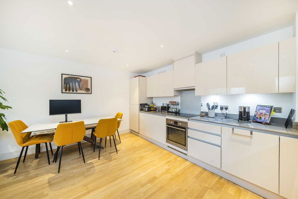 Property photo 2 of 6